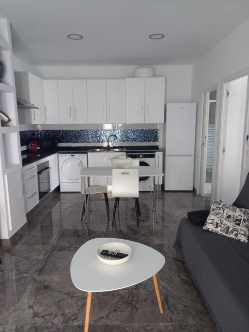 Cerca Del Puerto Y Del Paseo Apartment